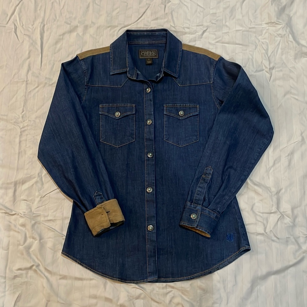 Madison Creek Outfitters women’s western denim long sleeve shirt